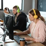 Nearshoring versus reshoring software teams